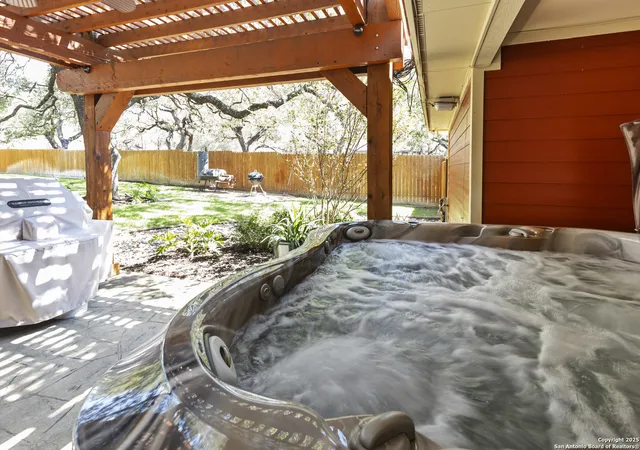 5th image of 606 Ingram, Devine, TX 78016 | MLS# 1912382