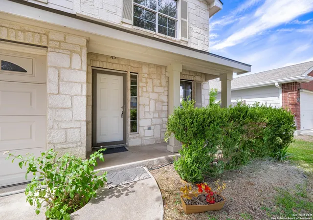 Photo 3 of Single family home for sale at 10407 Crystal View, Universal City, TX 78148 | MLS# 1912429 | Listing updated on 2026-02-27