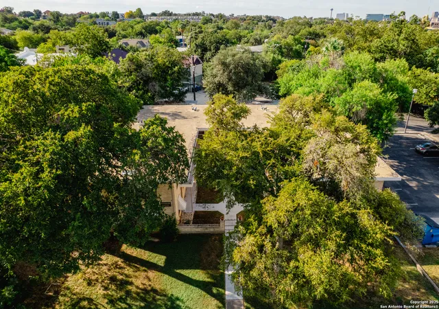 Photo 3 of Sale Pending at 118 Funston Pl, San Antonio, TX 78209 | MLS# 1912457 | Listing updated on 2026-04-08