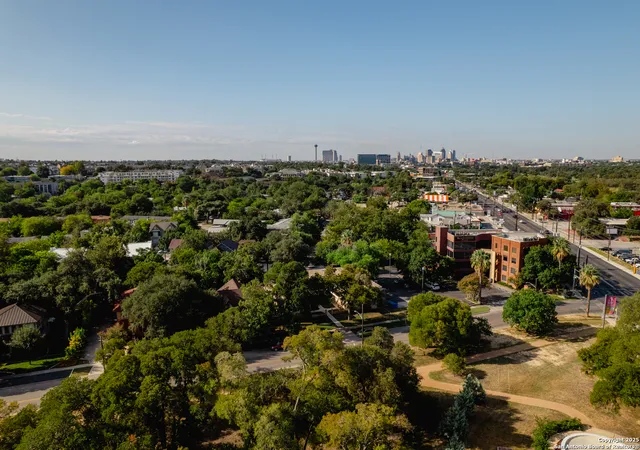 Photo 4 of Sale Pending at 118 Funston Pl, San Antonio, TX 78209 | MLS# 1912457 | Listing updated on 2026-04-08
