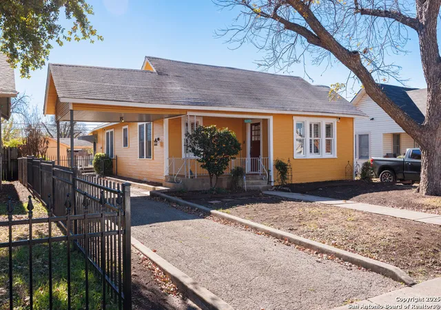 Photo 3 of Sale Pending at 1118 Mckinley, San Antonio, TX 78210 | MLS# 1912496 | Listing updated on 2025-10-20