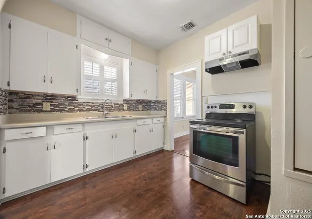 Photo 4 of Sale Pending at 1118 Mckinley, San Antonio, TX 78210 | MLS# 1912496 | Listing updated on 2025-10-20