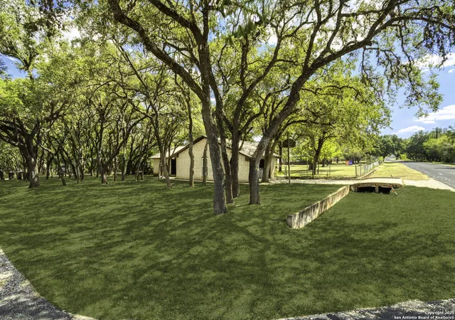 2nd image of 8818 Apache Trl, San Antonio, TX 78255 | MLS# 1912507