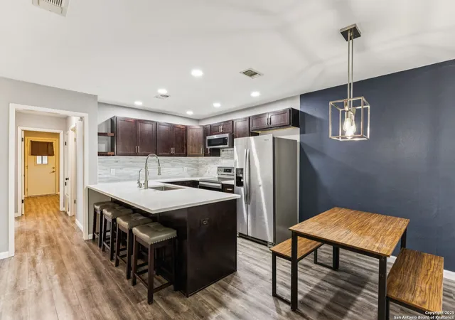 Listing Photo 5 - Condo for sale in building located at 8320 York Dr, San Antonio, TX 78216