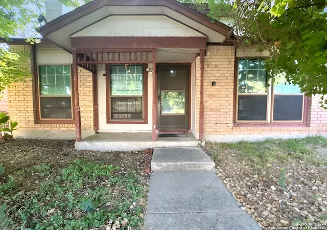 Photo 3 of Single family home for sale at 731 Garden Meadow, Universal City, TX 78148 | MLS# 1912535 | Listing updated on 2026-02-04