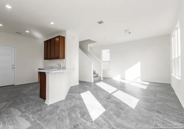 Photo 4 of Sale Pending at 4658 Otra Dr, San Antonio, TX 78222 | MLS# 1912613 | Listing updated on 2026-07-31
