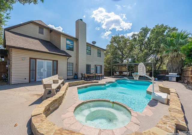 Photo 4 of Sale Pending at 9303 Laurel Grove, San Antonio, TX 78250 | MLS# 1912625 | Listing updated on 2025-11-02