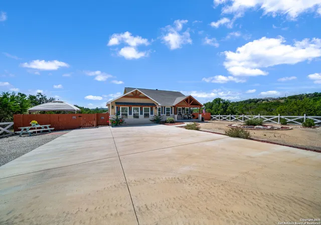 Photo 3 of Sale Pending at 423 Prairie Tea Ln, Canyon Lake, TX 78133 | MLS# 1912643 | Listing updated on 2026-04-21