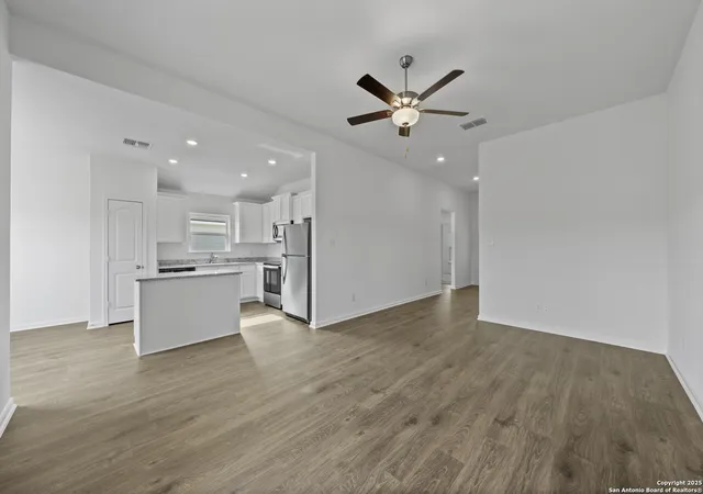 Photo 4 of Single family home for sale at 16017 Delgado Hills, Lytle, TX 78052 | MLS# 1912688 | Listing updated on 2025-11-18