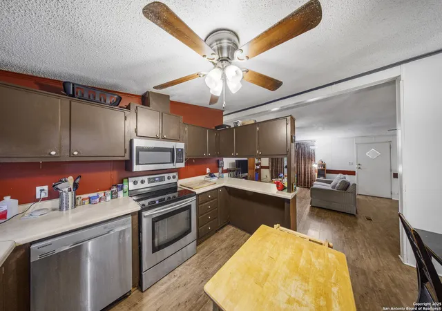 Photo 2 of Manufactured home for sale at 688 Canyon Sprgs, Canyon Lake, TX 78133 | MLS# 1912720 | Listing updated on 2025-11-07