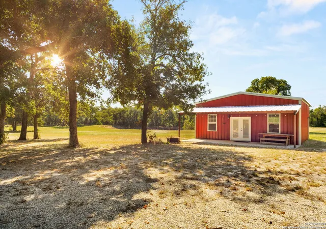 3rd image of 15835 E Us Hwy 90, Kingsbury, TX 78638 | MLS# 1912730