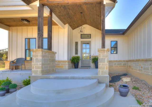5th image of 218 Edgewood Cir, Bandera, TX 78003 | MLS# 1912733