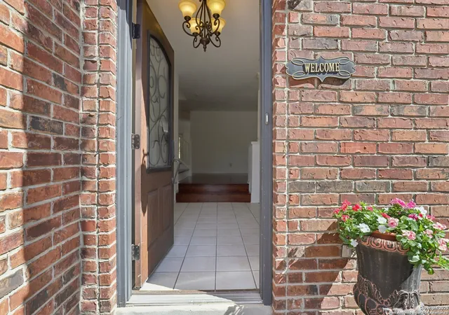 Photo 2 of Sale Pending at 16 Marella Dr, San Antonio, TX 78248 | MLS# 1912747 | Listing updated on 2026-02-11