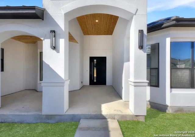 Photo 3 of Single family home for sale at 5833 Copper Valley, New Braunfels, TX 78132 | MLS# 1912784 | Listing updated on 2026-02-13
