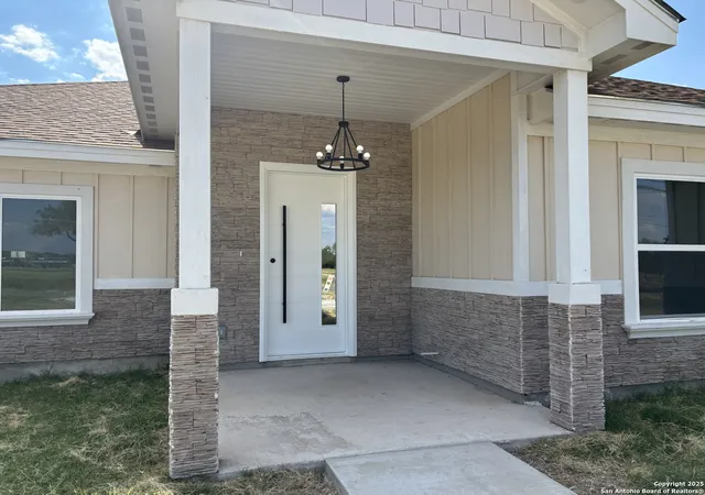 2nd image of 809 N Camp Street, Uvalde, TX 78801 | MLS# 1912797
