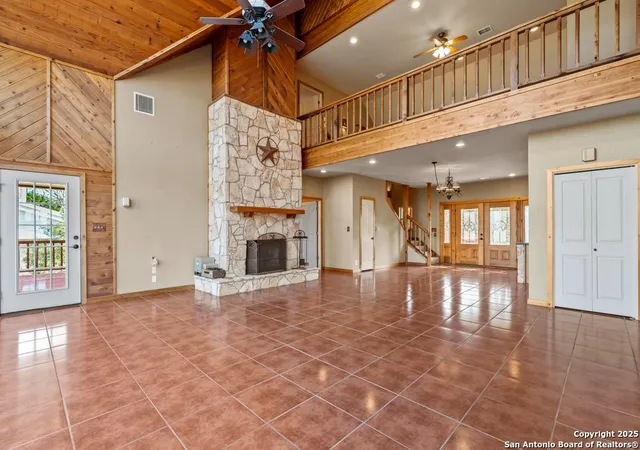 Photo 4 of Single family home for sale at 1174 Highland Terrace, Canyon Lake, TX 78133 | MLS# 1912841 | Listing updated on 2025-11-21