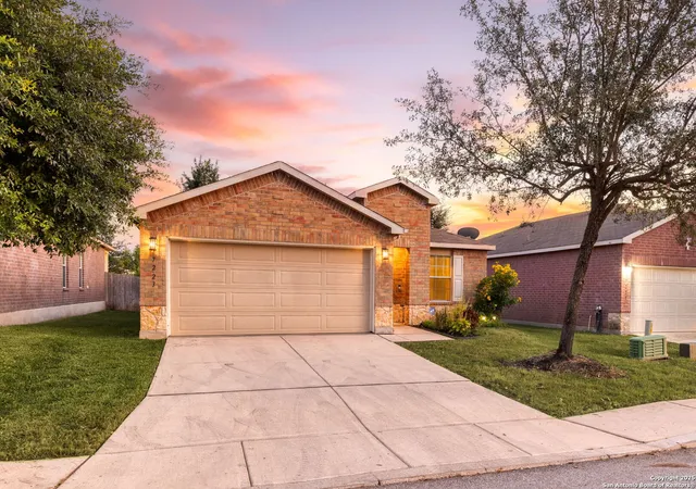 Photo 2 of Sale Pending at 27223 Lasso Bnd, San Antonio, TX 78260 | MLS# 1912843 | Listing updated on 2025-12-03