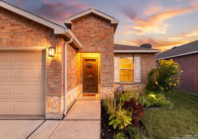 Photo 3 of Sale Pending at 27223 Lasso Bnd, San Antonio, TX 78260 | MLS# 1912843 | Listing updated on 2025-12-03