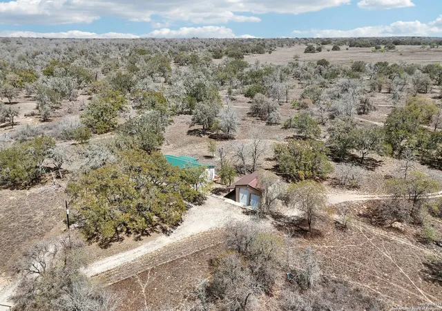 Photo 4 of House for sale at 609 County Road 785, Natalia, TX 78059 | MLS# 1912857 | Listing updated on 2025-12-10
