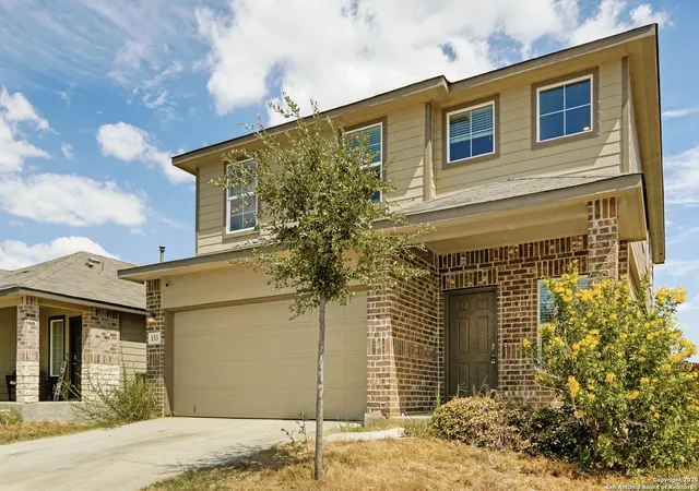 2nd image of 133 Middle Green Loop, Floresville, TX 78114 | MLS# 1912859