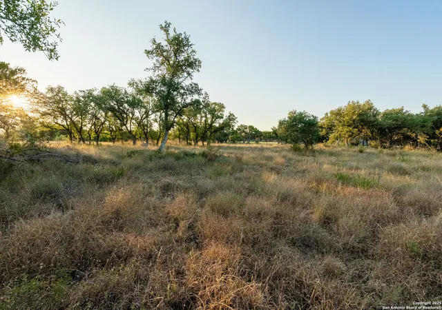 Photo 1 of Sale Pending at 986 Malbec Loop, Canyon Lake, TX 78133 | MLS# 1912919 | Listing updated on 2025-11-11