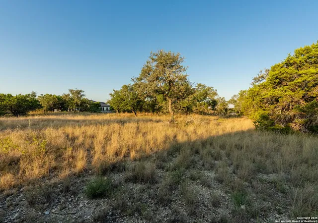 Photo 3 of Sale Pending at 986 Malbec Loop, Canyon Lake, TX 78133 | MLS# 1912919 | Listing updated on 2025-11-11