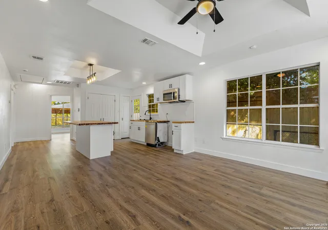 Photo 3 of Sale Pending at 611 Sims, San Antonio, TX 78225 | MLS# 1912925 | Listing updated on 2025-12-03