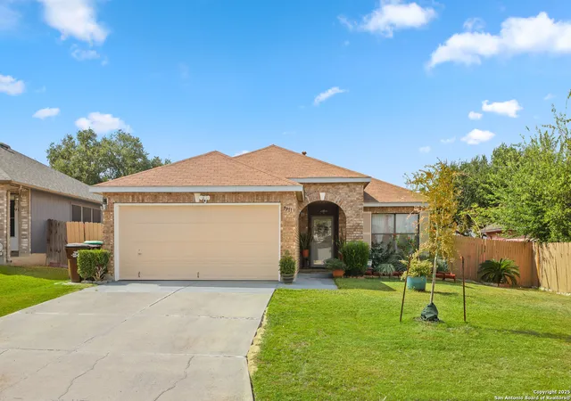 Photo 3 of Sale Pending at 7918 Bronzerock, San Antonio, TX 78244 | MLS# 1912958 | Listing updated on 2025-10-25