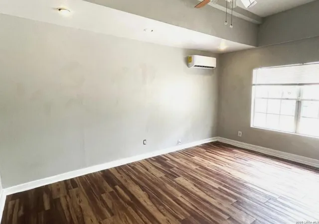 3rd image of 604 W Hollywood Avenue, San Antonio, TX 78212 | MLS# 1912987