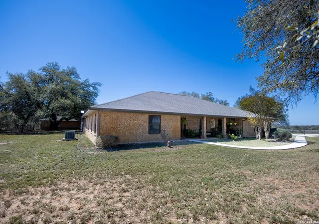 Homes for sale in Devine, TX | 1219 County Road 761, Devine, TX 78016 | MLS# 1913016