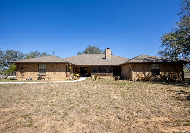 Homes for sale in Devine, TX | 1219 County Road 761, Devine, TX 78016 | MLS# 1913016