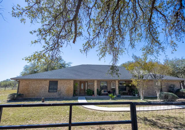 Homes for sale in Devine, TX | 1219 County Road 761, Devine, TX 78016 | MLS# 1913016