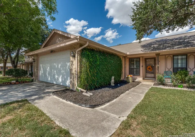 Photo 3 of Sale Pending at 4719 Bohill, San Antonio, TX 78217 | MLS# 1913025 | Listing updated on 2026-02-27