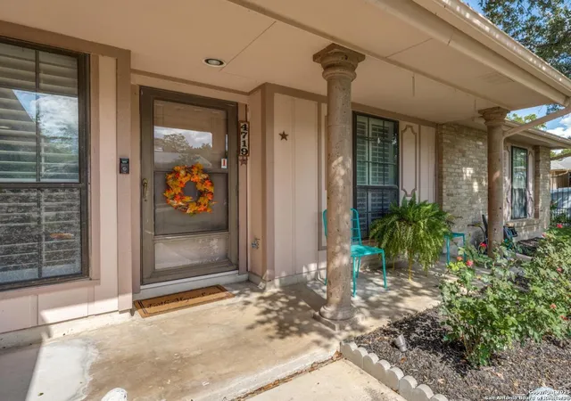 Photo 4 of Sale Pending at 4719 Bohill, San Antonio, TX 78217 | MLS# 1913025 | Listing updated on 2026-02-27