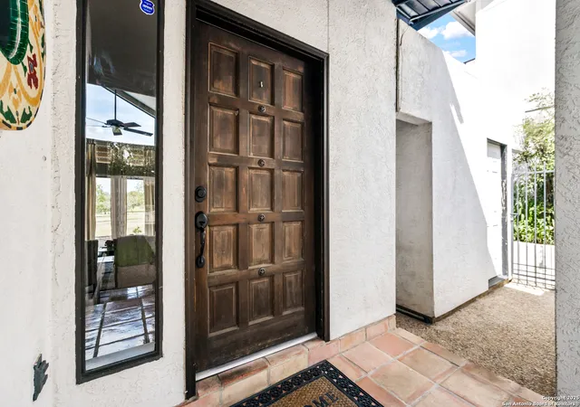 Photo 4 of Sale Pending at 4319 Hilton Head, San Antonio, TX 78217 | MLS# 1913077 | Listing updated on 2025-10-27