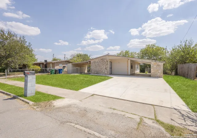 Photo 3 of Sale Pending at 110 Rock Valley Dr, San Antonio, TX 78227 | MLS# 1913089 | Listing updated on 2026-03-03