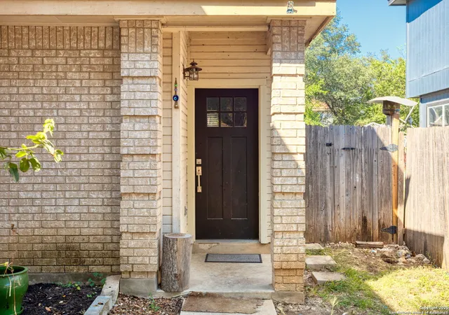Photo 3 of Single family home for sale at 7219 Burns Crossing, San Antonio, TX 78250 | MLS# 1913121 | Listing updated on 2025-12-14