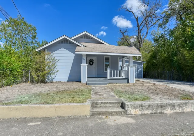 Photo 2 of Sale Pending at 267 Bank, San Antonio, TX 78204 | MLS# 1913172 | Listing updated on 2026-03-18
