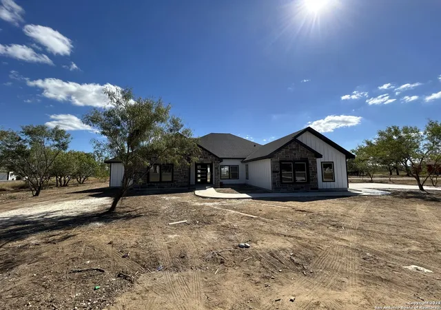 2nd image of 116 Hidden Ranch, Floresville, TX 78114 | MLS# 1913193