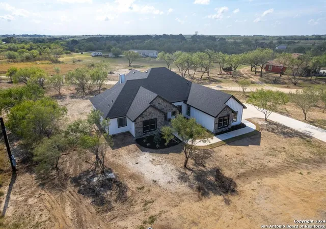 4th image of 116 Hidden Ranch, Floresville, TX 78114 | MLS# 1913193