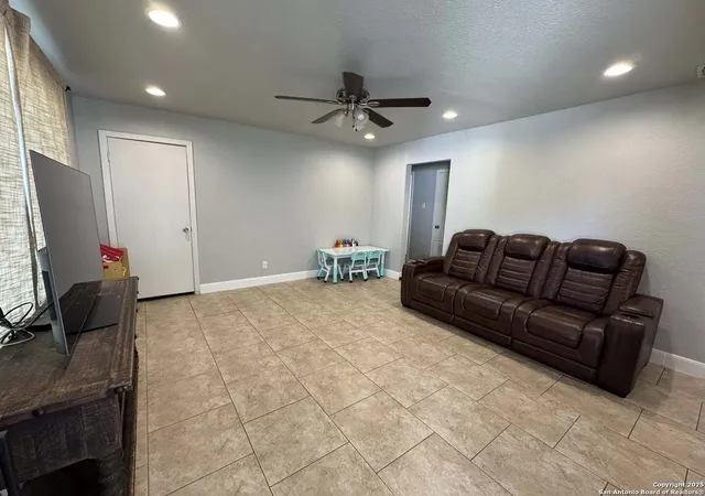 Photo 3 of Sale Pending at 246 Lively, San Antonio, TX 78213 | MLS# 1913231 | Listing updated on 2026-03-18