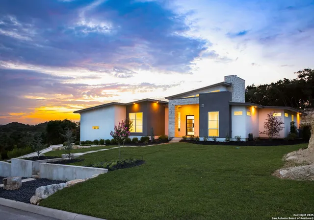 Photo 3 of Sale Pending at 22810 Linwood Ridge, San Antonio, TX 78255 | MLS# 1913245 | Listing updated on 2025-10-29