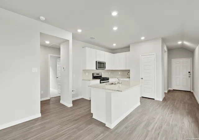 4th image of 8558 Catnip Pass, Elmendorf, TX 78112 | MLS# 1913255
