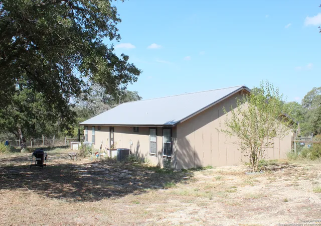 Photo 3 of Single family home for sale at 222 Oak Valley, La Vernia, TX 78121 | MLS# 1913268 | Listing updated on 2026-01-16