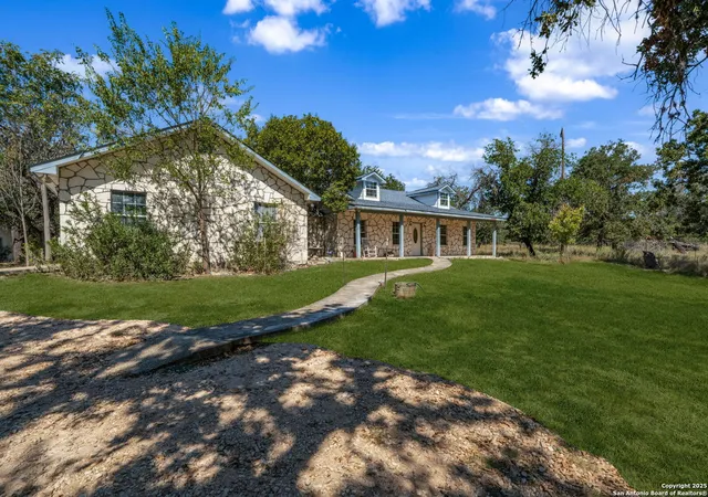 Photo 3 of Single family home for sale at 801 Orchard Park, Medina, TX 78055 | MLS# 1913292 | Listing updated on 2026-03-01