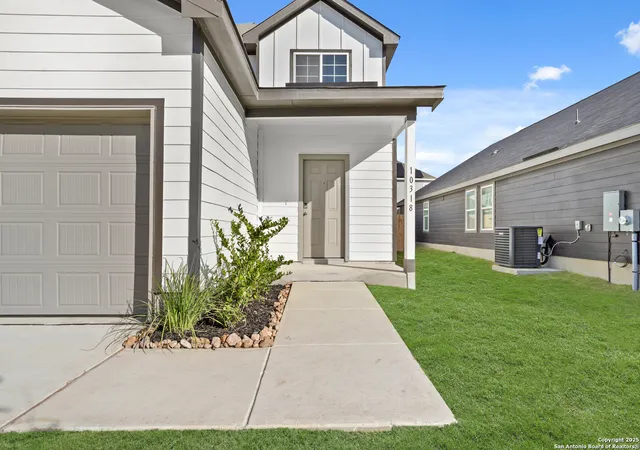 Photo 2 of Sale Pending at 10318 Liberty Grv, San Antonio, TX 78224 | MLS# 1913294 | Listing updated on 2026-01-21