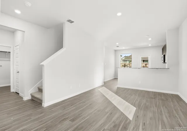 Photo 3 of Sale Pending at 10318 Liberty Grv, San Antonio, TX 78224 | MLS# 1913294 | Listing updated on 2026-01-21
