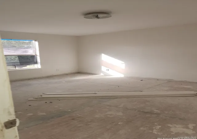 Photo 3 of Manufactured home for sale at 21010 Escondido, San Antonio, TX 78264 | MLS# 1913297 | Listing updated on 2026-02-23