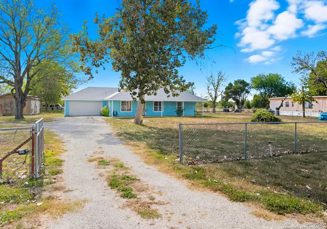 3rd image of 715 Happy Haven, Mc Queeney, TX 78123 | MLS# 1913298