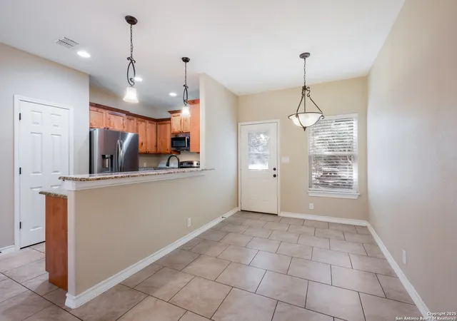 Photo 3 of Single family home for sale at 211 Legacy, Canyon Lake, TX 78133 | MLS# 1913352 | Listing updated on 2025-11-19